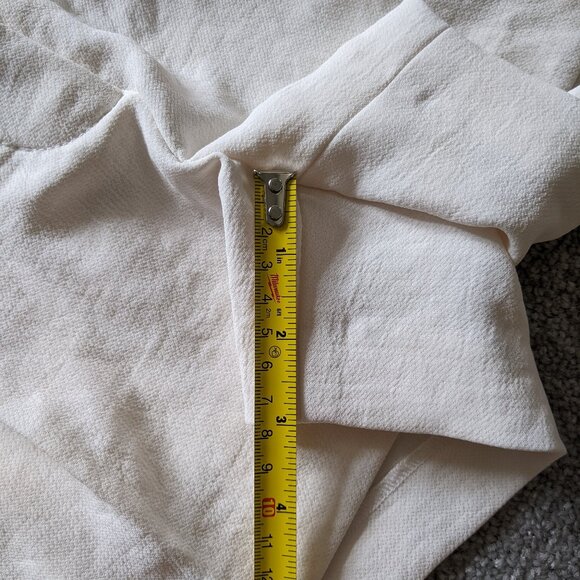 Low Rise Effortless Short - Light Burch - Size 4 - Picture 5 of 9